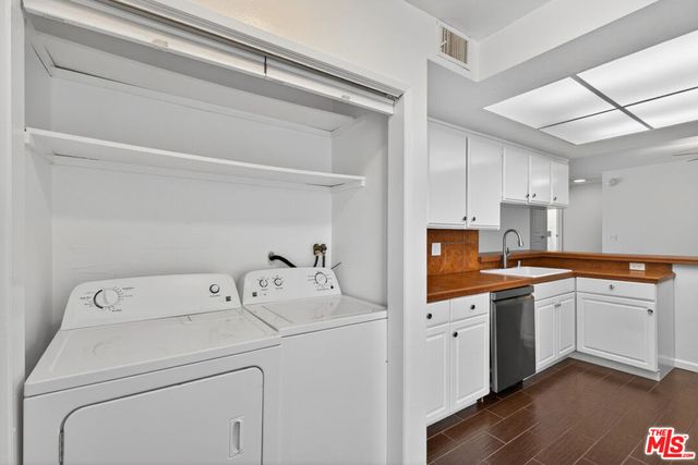 11706 Montana Avenue 202, Los Angeles, CA 90049