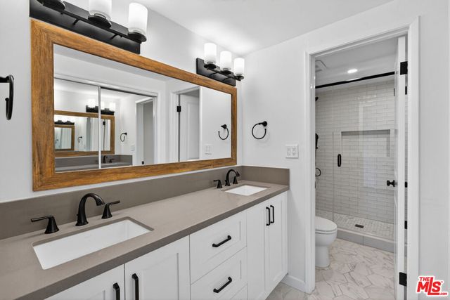 11706 Montana Avenue 202, Los Angeles, CA 90049
