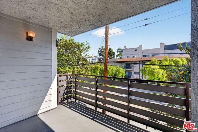 11706 Montana Avenue 202, Los Angeles, CA 90049