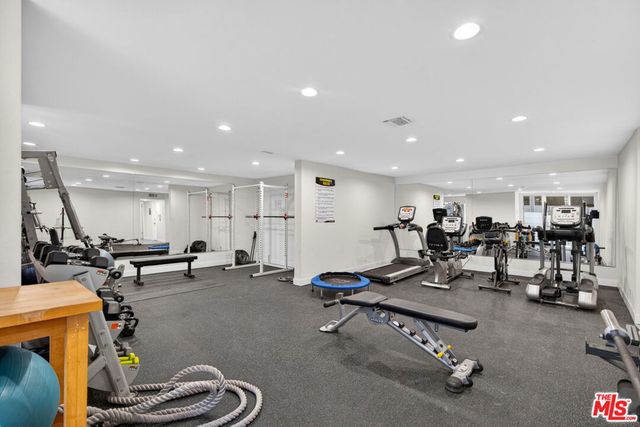 11706 Montana Avenue 202, Los Angeles, CA 90049