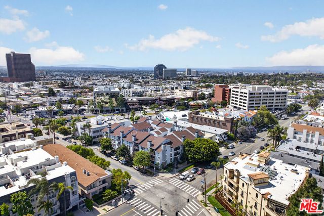 11706 Montana Avenue 202, Los Angeles, CA 90049