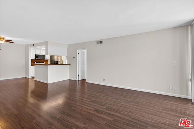 11706 Montana Avenue 202, Los Angeles, CA 90049