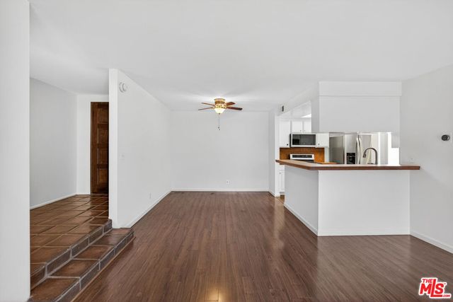 11706 Montana Avenue 202, Los Angeles, CA 90049