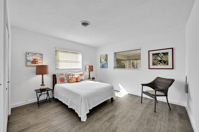 712 NE 34th Court, Oakland Park, FL 33334