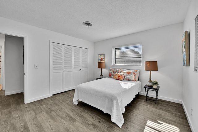 712 NE 34th Court, Oakland Park, FL 33334