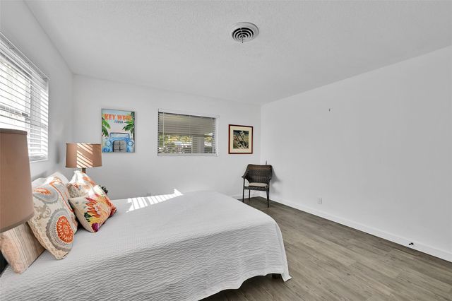 712 NE 34th Court, Oakland Park, FL 33334