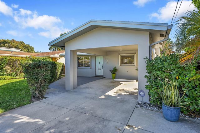 712 NE 34th Court, Oakland Park, FL 33334