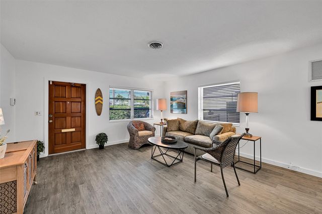 712 NE 34th Court, Oakland Park, FL 33334