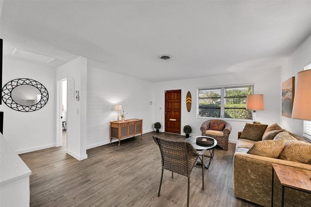 712 NE 34th Court, Oakland Park, FL 33334