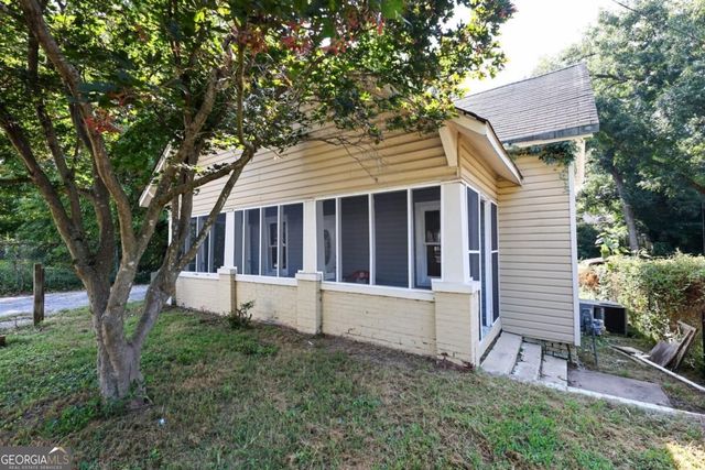 2069 Bolton Road NW, Atlanta, GA 30318