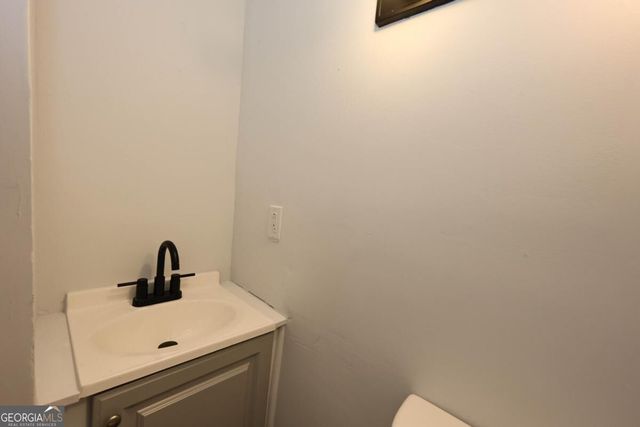 2069 Bolton Road NW, Atlanta, GA 30318