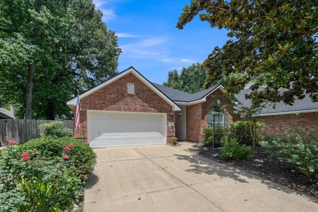 34 Bayou Springs Court, The Woodlands, TX 77382