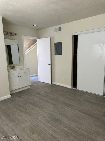 5116 Gray Lane H, Las Vegas, NV 89119