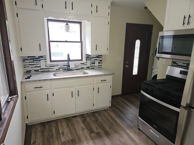 5553 Emerson Avenue N, Brooklyn Center, MN 55430