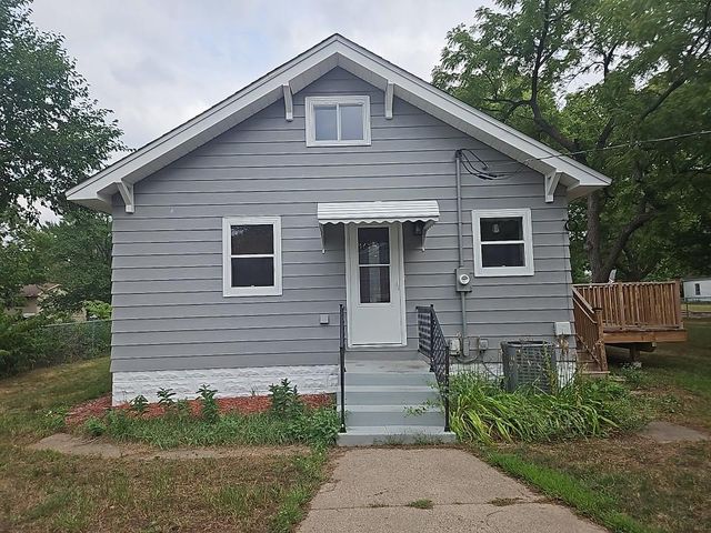 5553 Emerson Avenue N, Brooklyn Center, MN 55430
