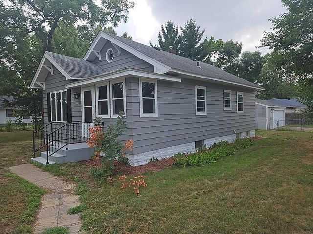 5553 Emerson Avenue N, Brooklyn Center, MN 55430