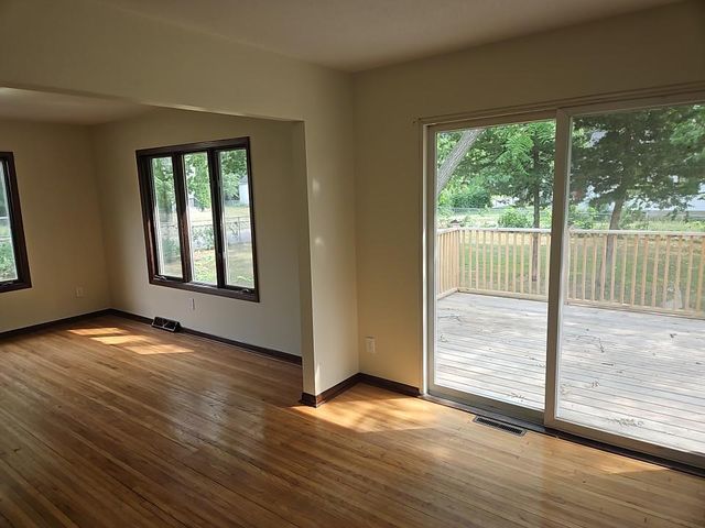 5553 Emerson Avenue N, Brooklyn Center, MN 55430