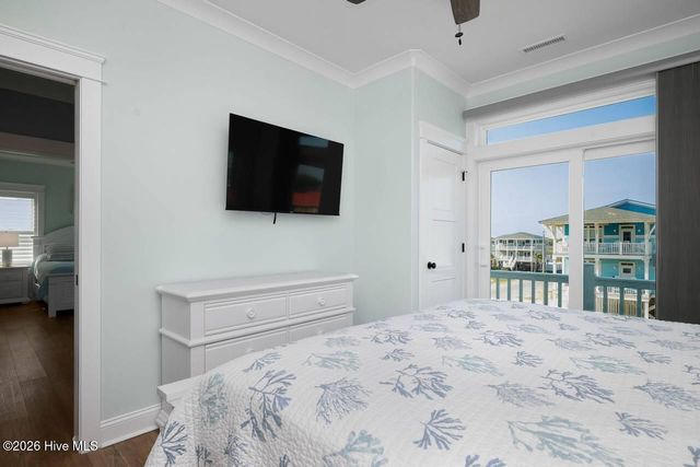 5429 W Beach Drive, Oak Island, NC 28465