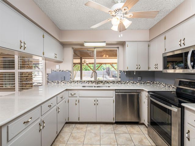 2101 Kent ST, Taylor, TX 76574
