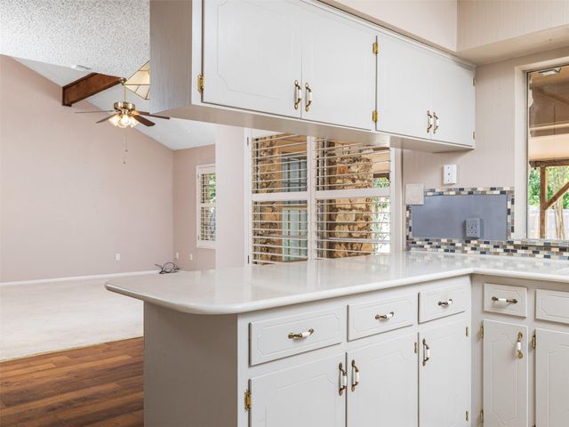 2101 Kent ST, Taylor, TX 76574
