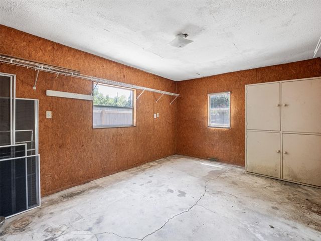2101 Kent ST, Taylor, TX 76574