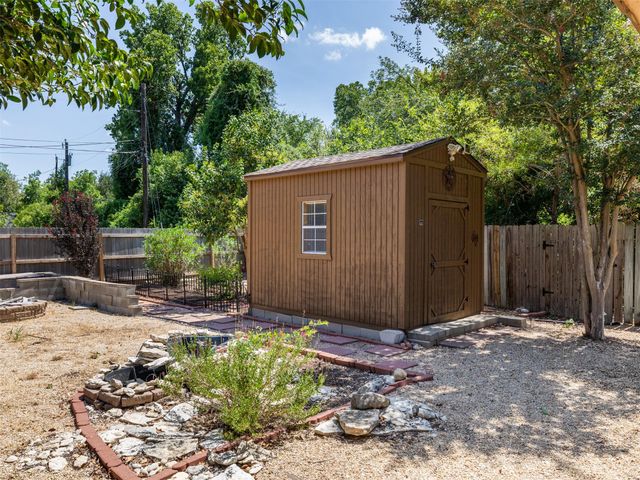 2101 Kent ST, Taylor, TX 76574
