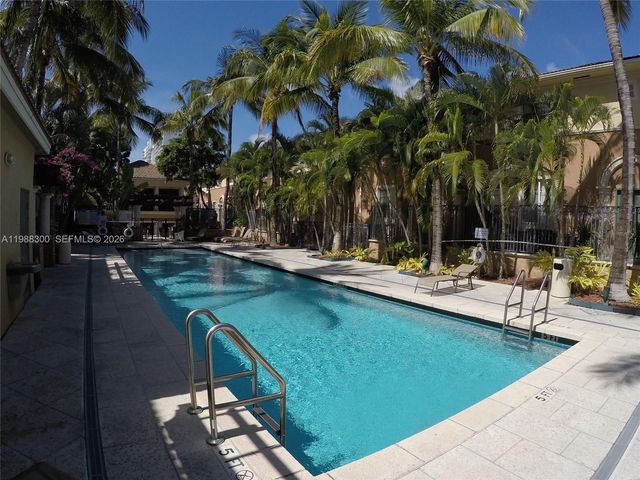 2921 NE 185th St 1202, Aventura, FL 33180