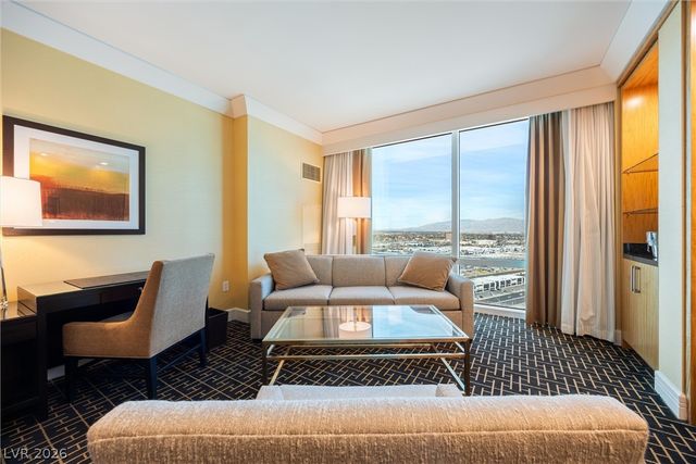 2000 North Fashion Show Drive 2714-2715, Las Vegas, NV 89109