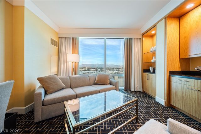 2000 North Fashion Show Drive 2714-2715, Las Vegas, NV 89109