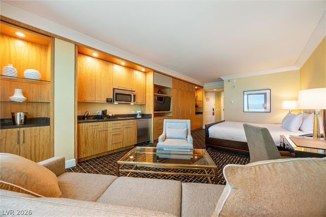 2000 North Fashion Show Drive 2714-2715, Las Vegas, NV 89109