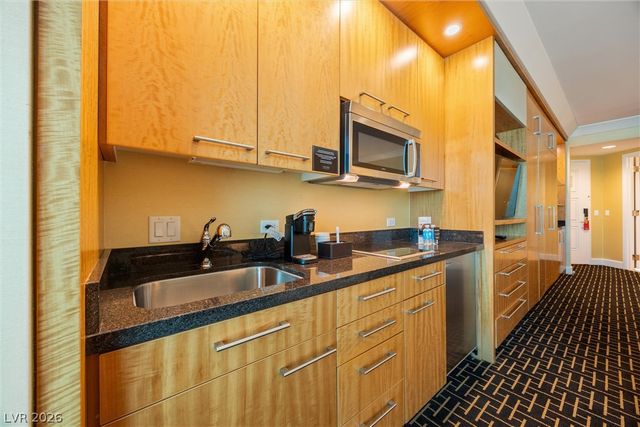 2000 North Fashion Show Drive 2714-2715, Las Vegas, NV 89109