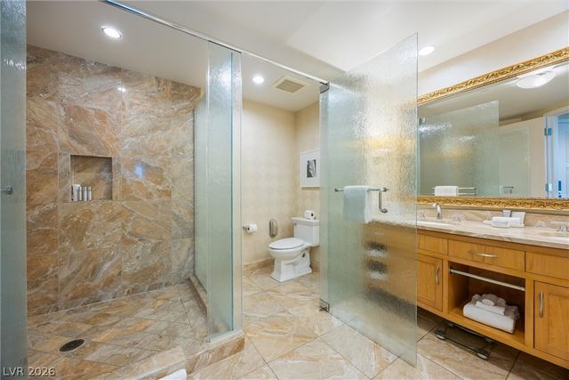 2000 North Fashion Show Drive 2714-2715, Las Vegas, NV 89109