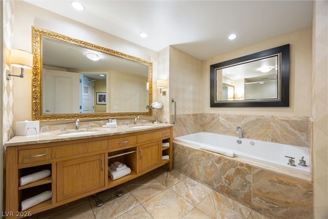 2000 North Fashion Show Drive 2714-2715, Las Vegas, NV 89109