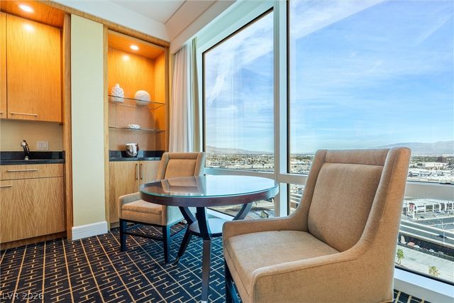 2000 North Fashion Show Drive 2714-2715, Las Vegas, NV 89109