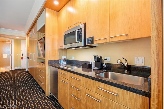 2000 North Fashion Show Drive 2714-2715, Las Vegas, NV 89109