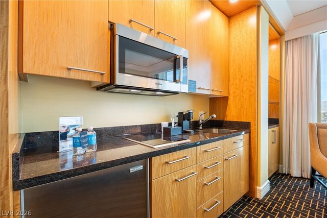 2000 North Fashion Show Drive 2714-2715, Las Vegas, NV 89109