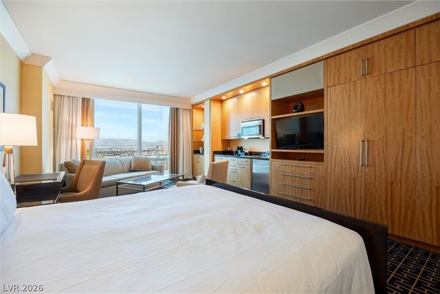 2000 North Fashion Show Drive 2714-2715, Las Vegas, NV 89109