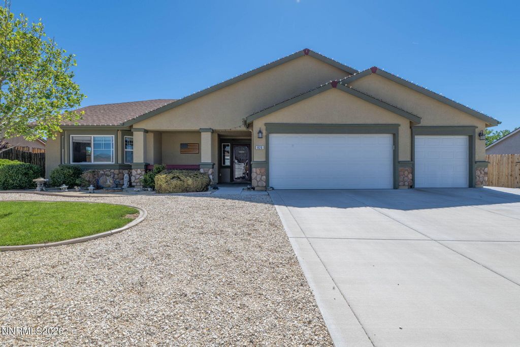 826 Welle Street, Dayton, NV 89403