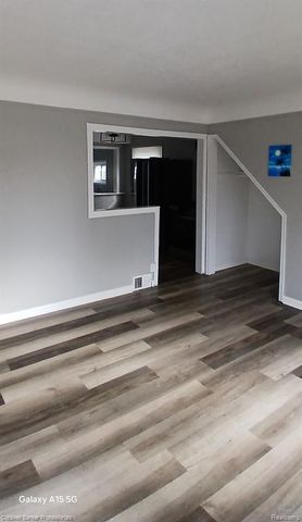 19021 Hazelwood Street, Roseville, MI 48066