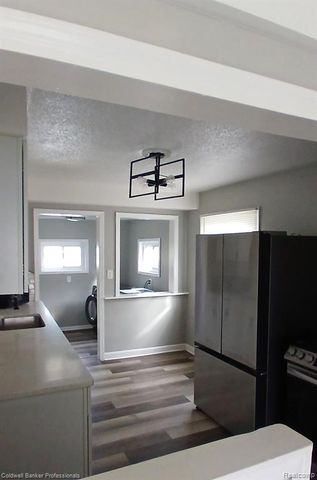 19021 Hazelwood Street, Roseville, MI 48066