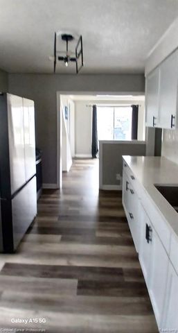 19021 Hazelwood Street, Roseville, MI 48066