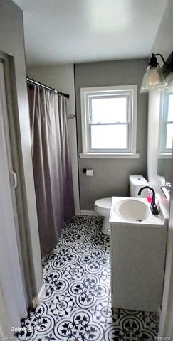 19021 Hazelwood Street, Roseville, MI 48066