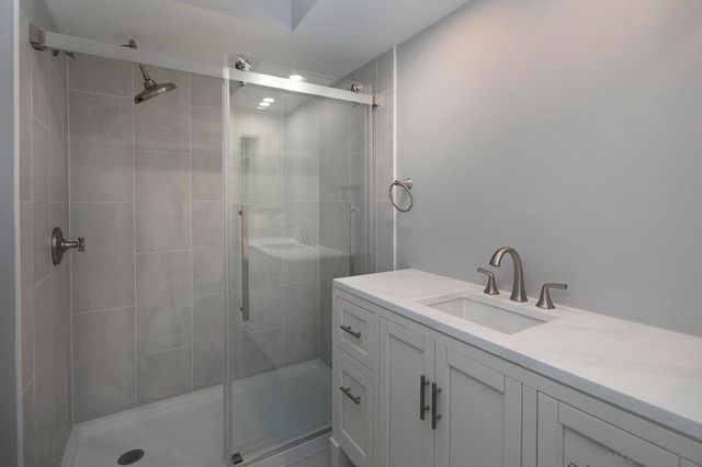 7601 Eads St, La Jolla, CA 92037