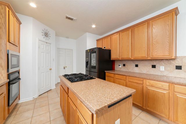 9003 Memorial Hills Drive, Spring, TX 77379