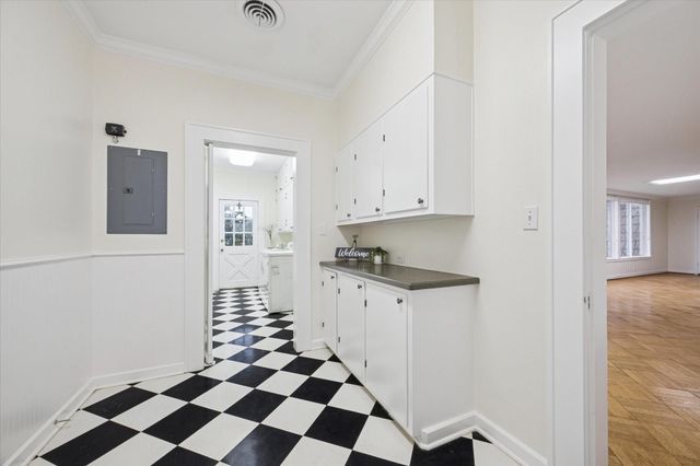 302 E Jackson Street, West Columbia, TX 77486