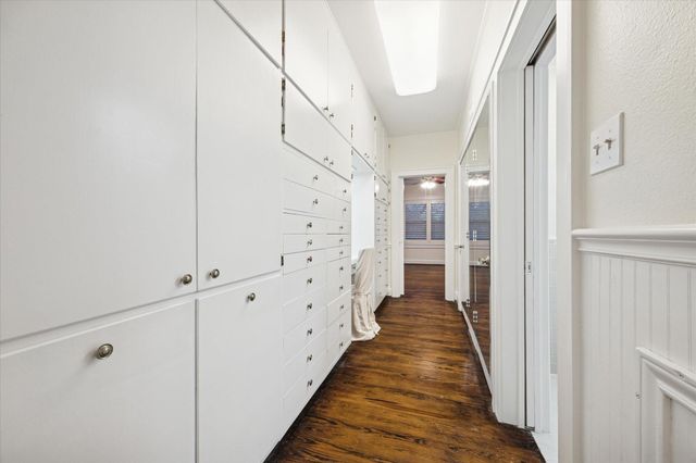 302 E Jackson Street, West Columbia, TX 77486