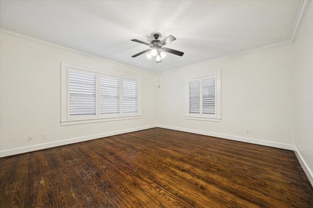 302 E Jackson Street, West Columbia, TX 77486