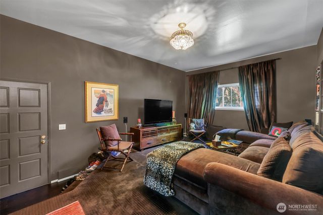 13320 211th Place NE, Woodinville, WA 98077