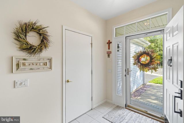 7 RIVER BEND CT, Barnegat, NJ 08005