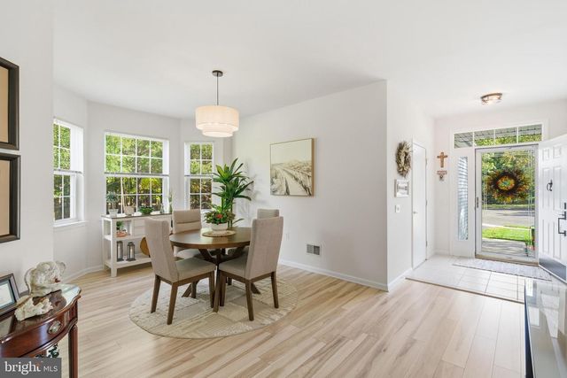 7 RIVER BEND CT, Barnegat, NJ 08005